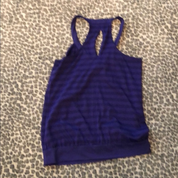 Old Navy striped workout tank top!🙌 - Picture 2 of 4